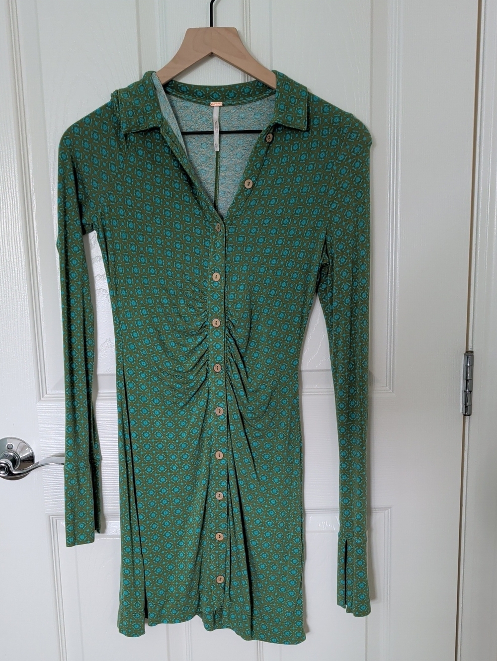 FREE PEOPLE Green Ruched Button-Front Long Sleeve Dress